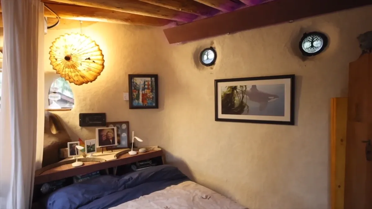 Frame at 13:36