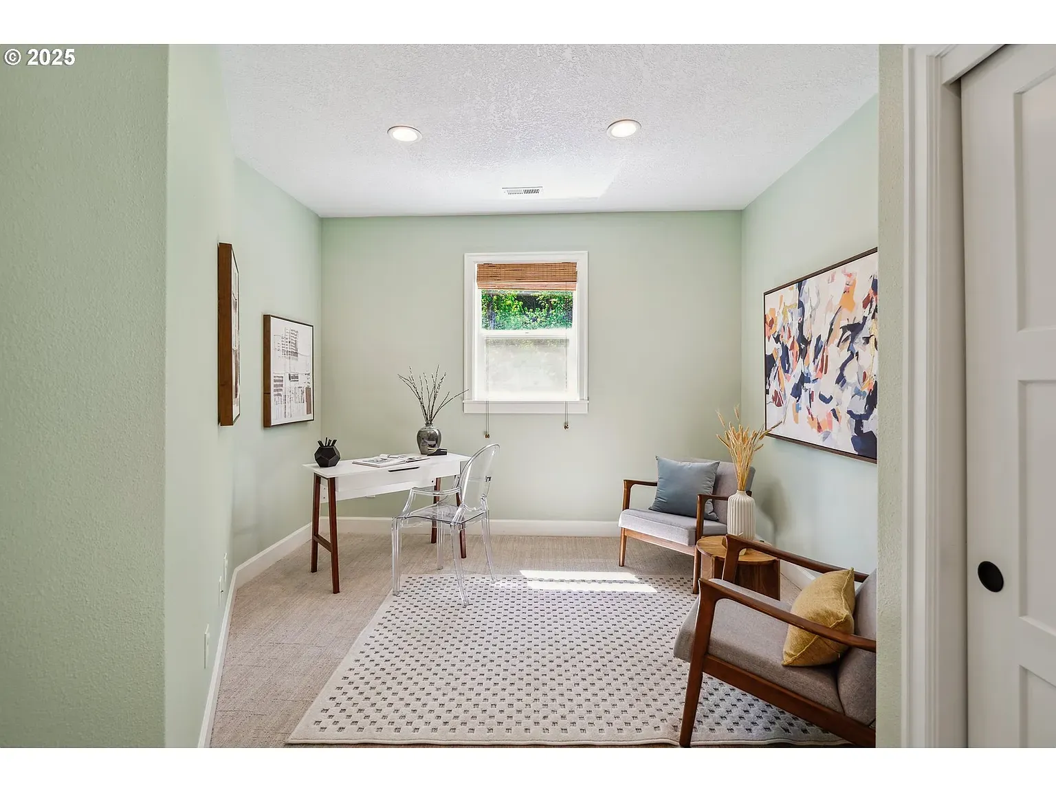Workspace in mint green. Calming, maybe a little dentist office?