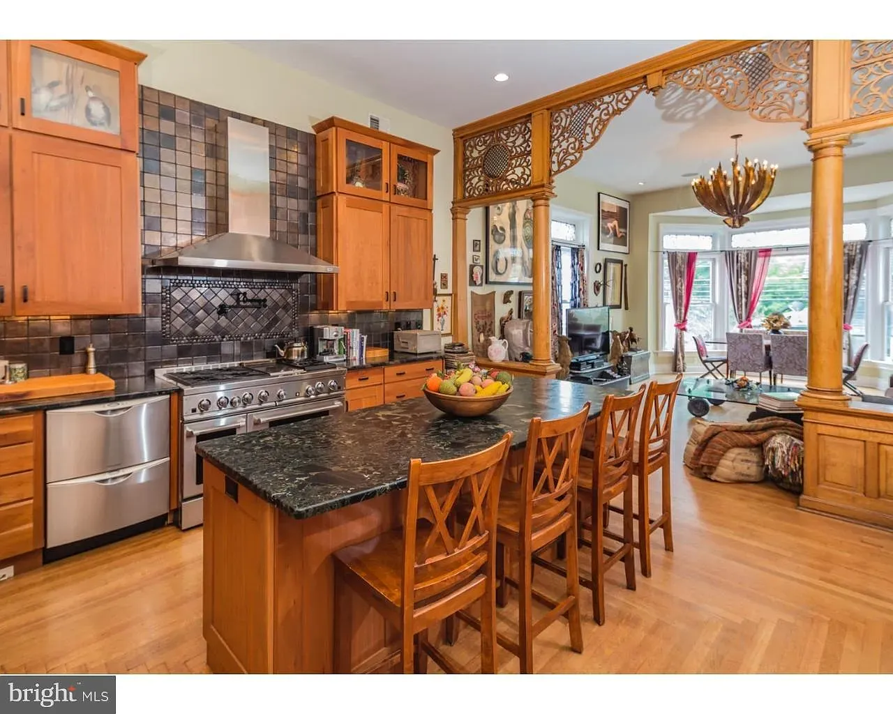 Same kitchen, different angle. Lots of storage. are those cabinets ever not fingerprinted?