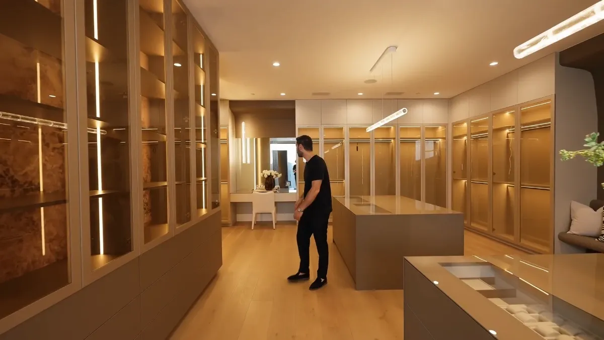 Frame at 37:21