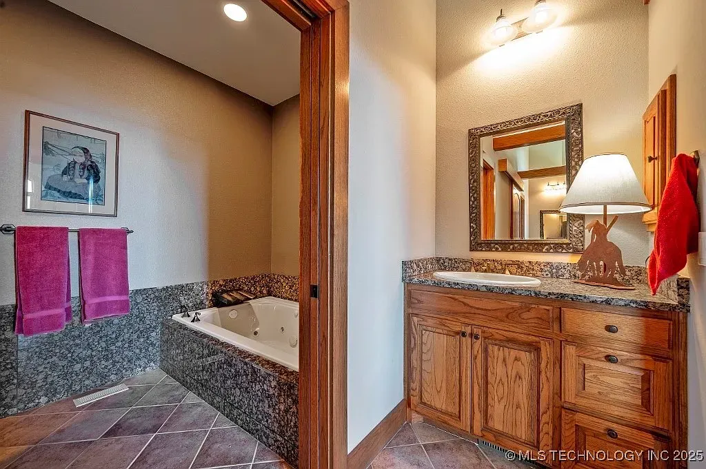 Wood and granite combo here. Clean lines, feels sturdy, not flashy.
