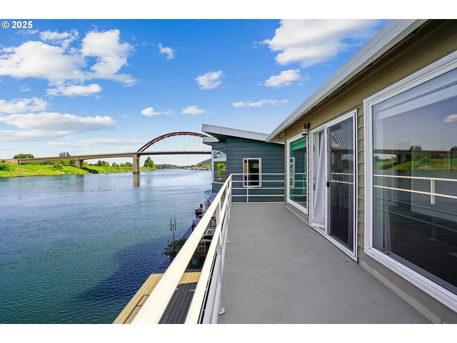 From this angle the bridge pops. Aquatic blue outside is. bold?