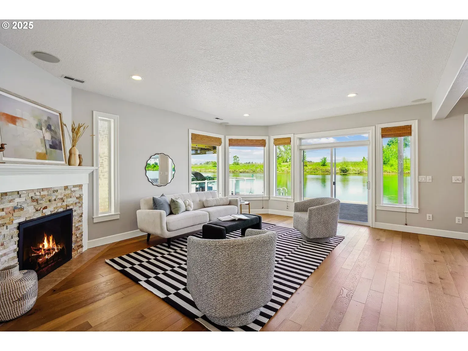 Okay, this bay window steals the show. Views for days.