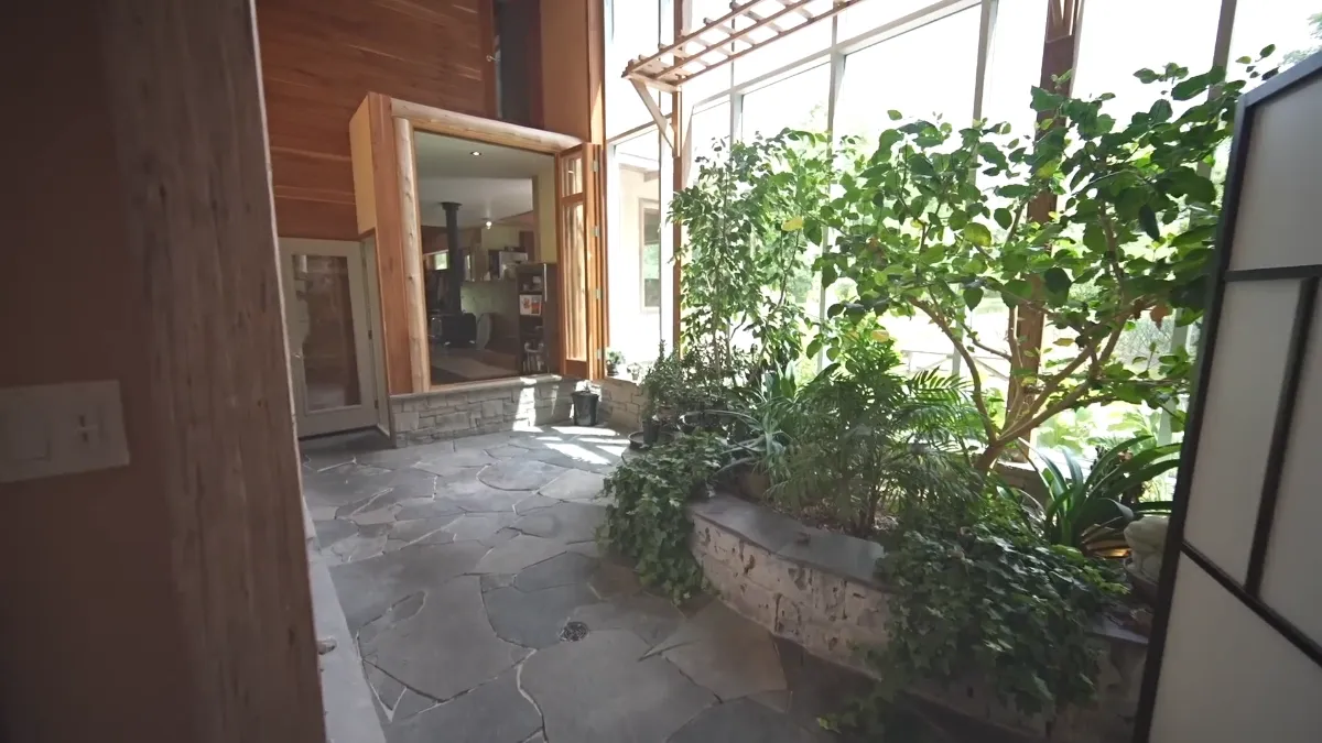 Frame at 05:26