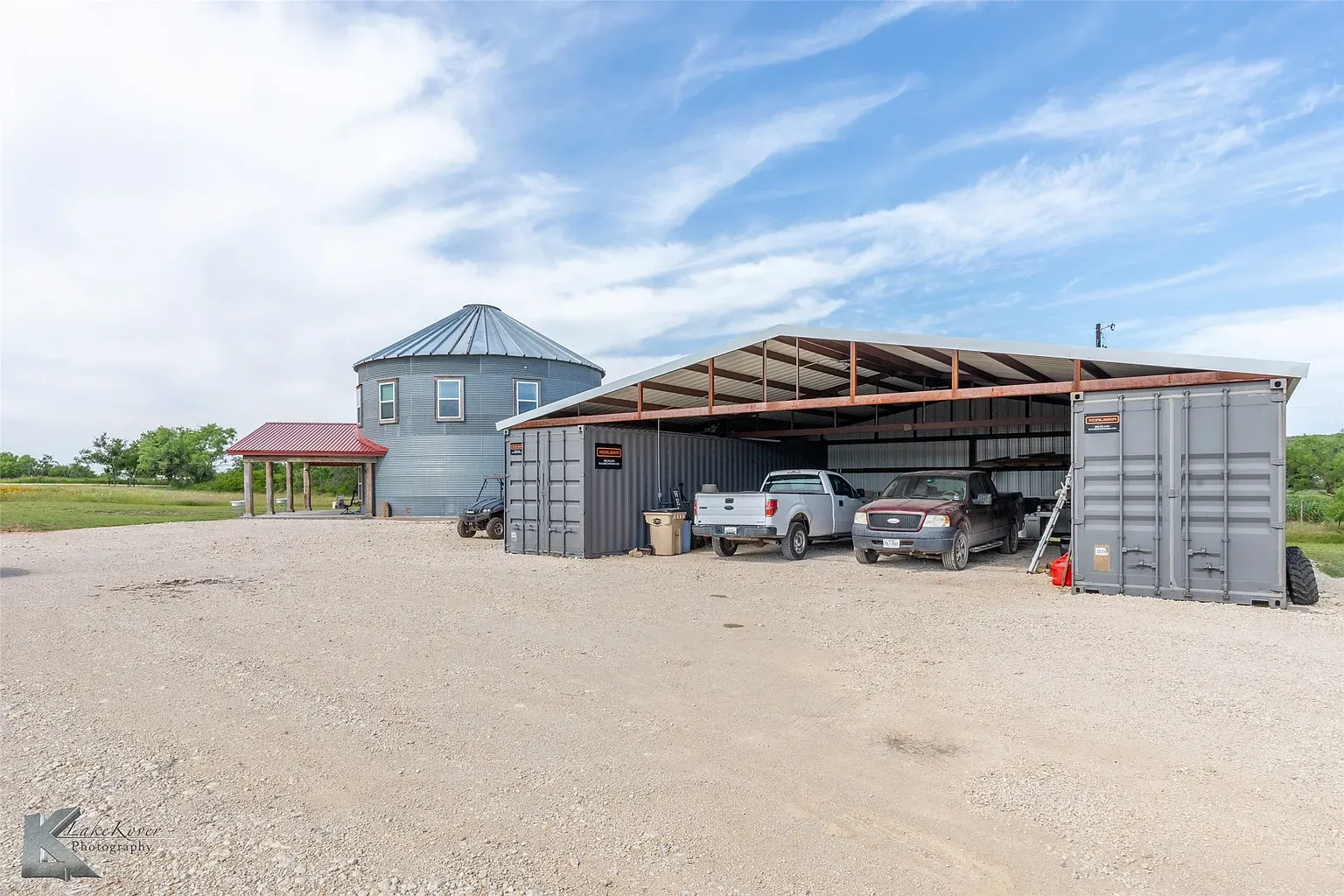 And then the silo cap gleaming. Farm vibes. Pay silo money?