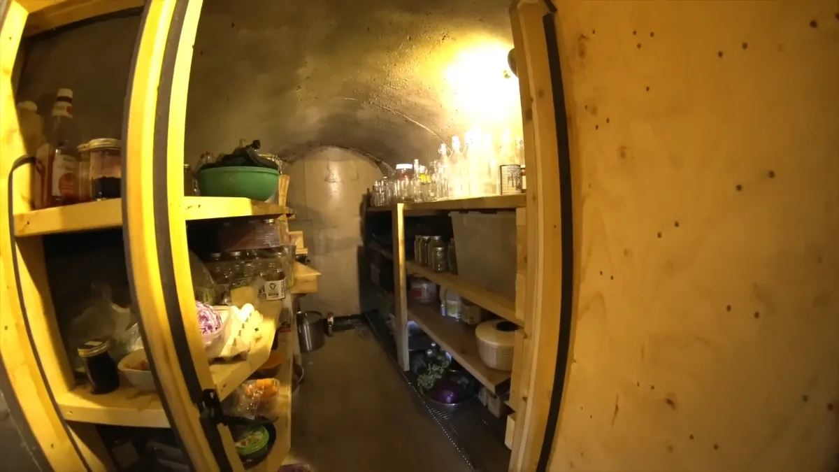 Frame at 05:33