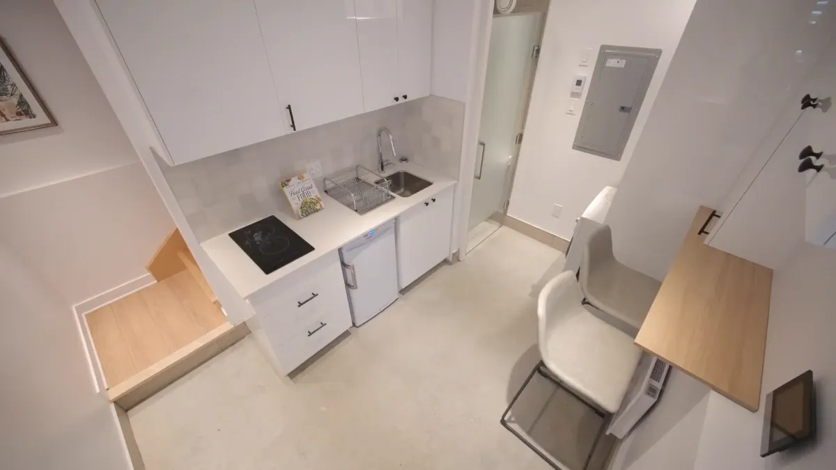 Frame at 03:50