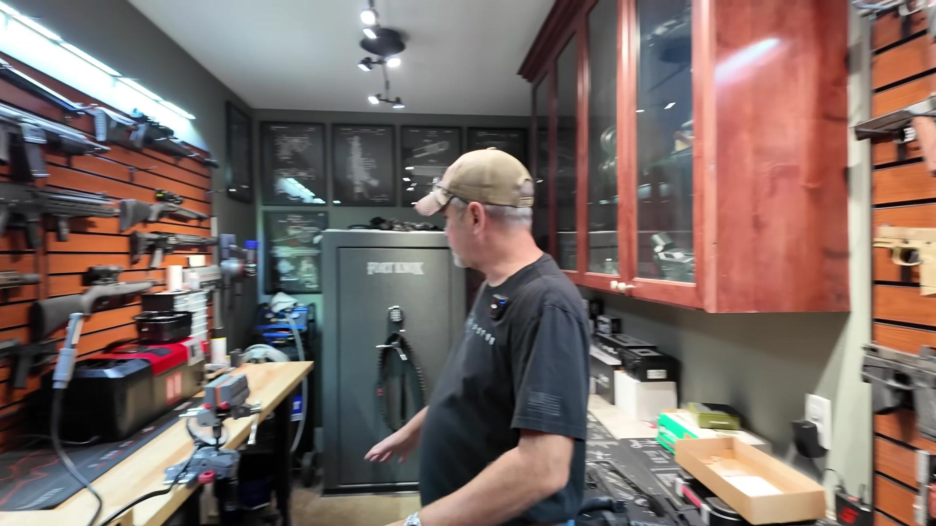 Screenshot at 00:08:37