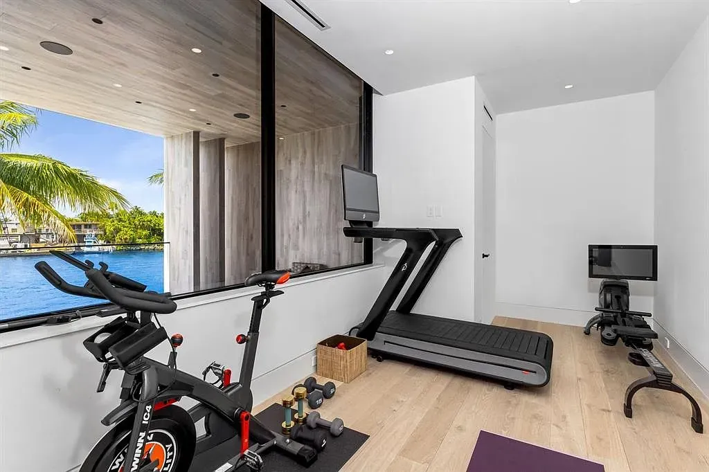 If my treadmill faced this water, I might actually run on purpose.