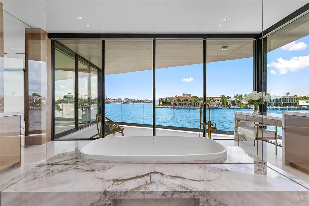 Shower with a view. Hope the neighbors are boats only.