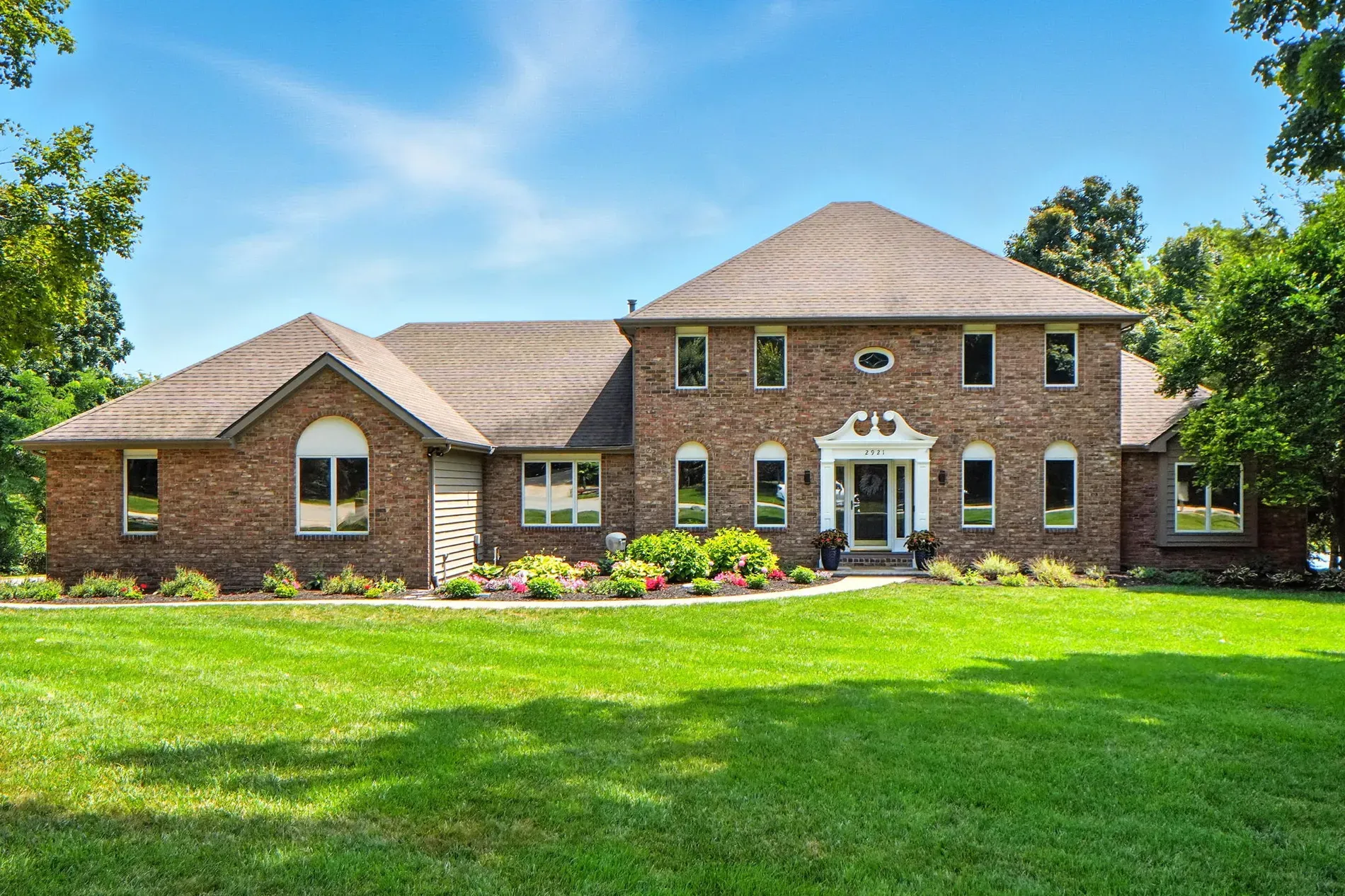 First look. red brick, pyramid roof. For 600k, seems solid. What am I missing?