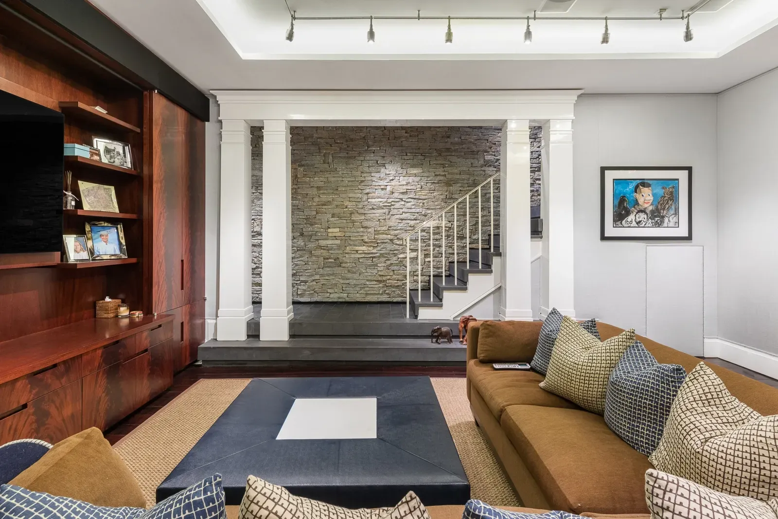 Not sure about this combo—big brown with navy, but it works.