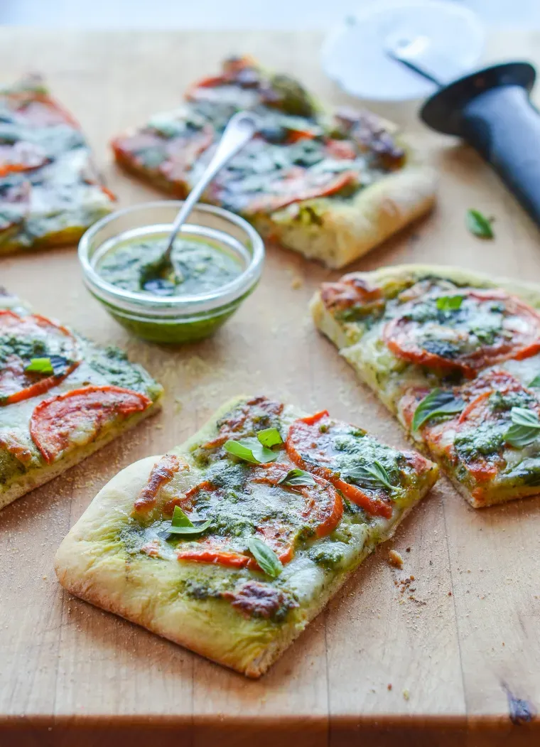 Pesto and Mozzarella Pizza