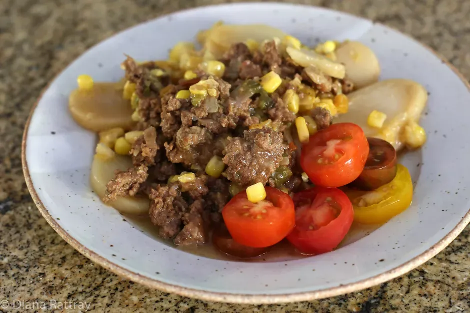 Slow Cooker Chinese Pie With Ground Beef and Potatoes