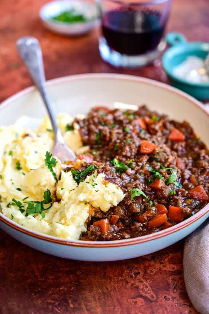 Slow Cooker Minced Beef and Potatoes