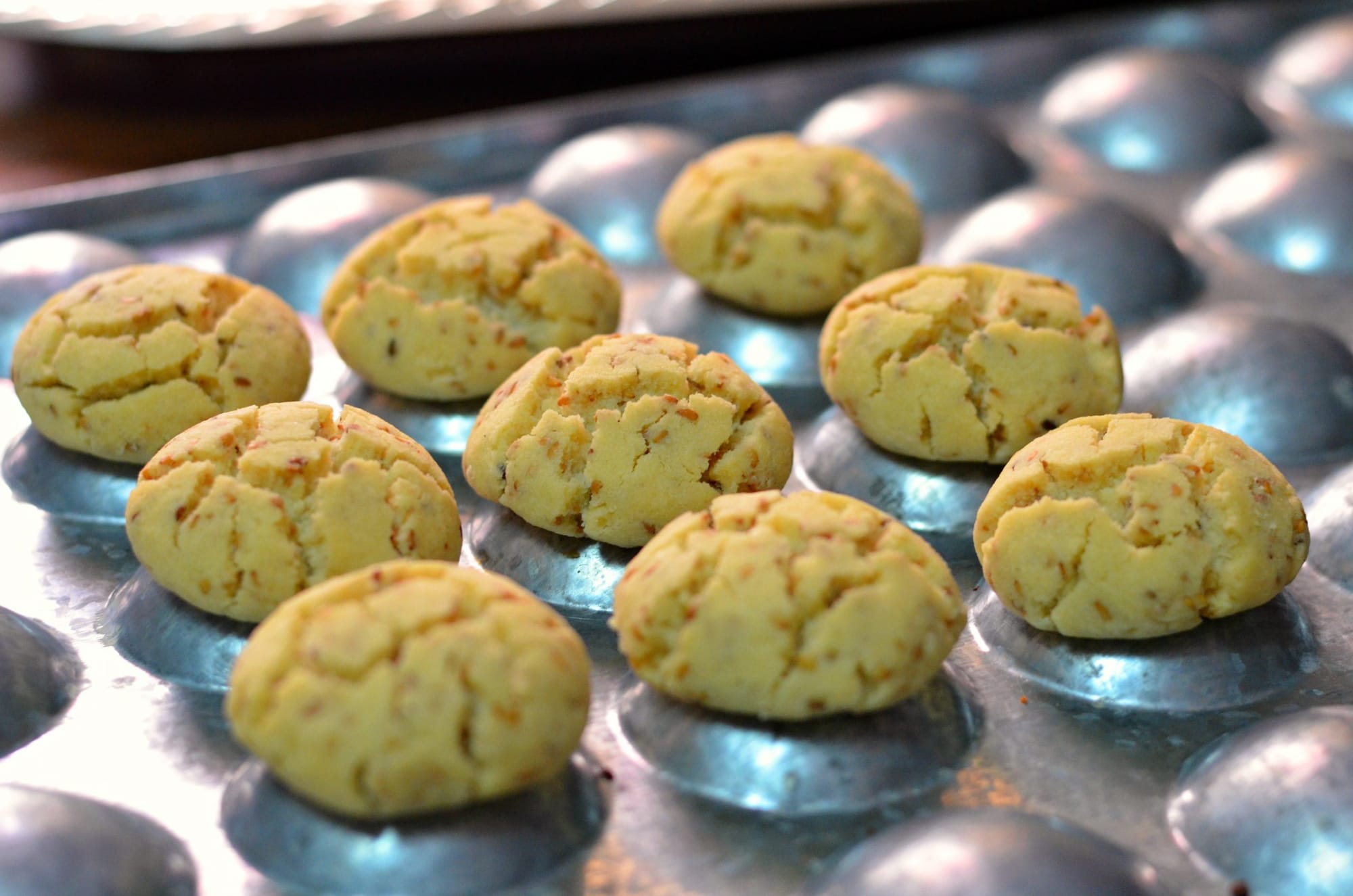 Ghoriba Bahla – Moroccan Shortbread Cookies with Almonds and Sesame