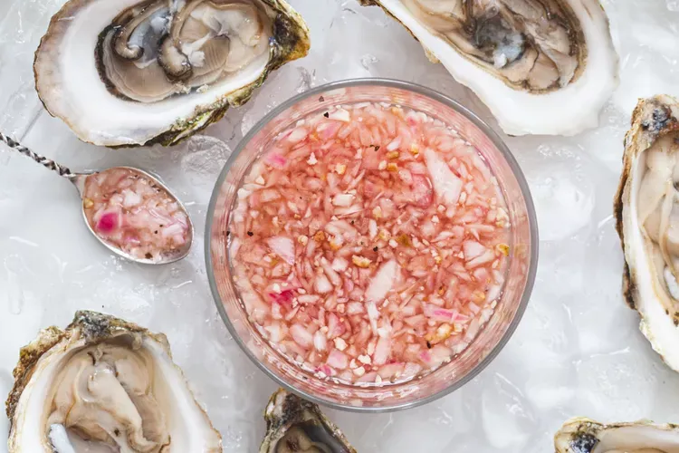Oysters with sauce