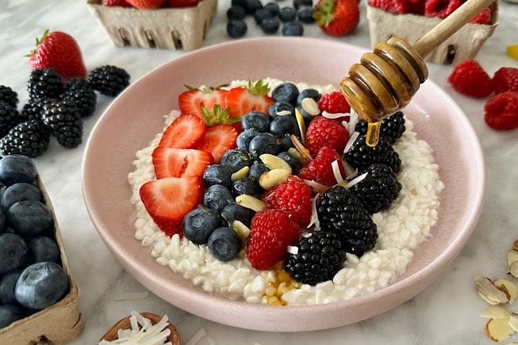 15-Minute Cottage Cheese and Fruit Bowl Recipe