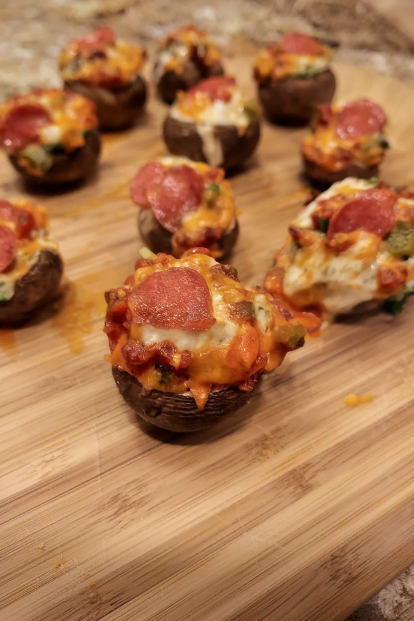 Cheesy Pizza Stuffed Mushrooms
