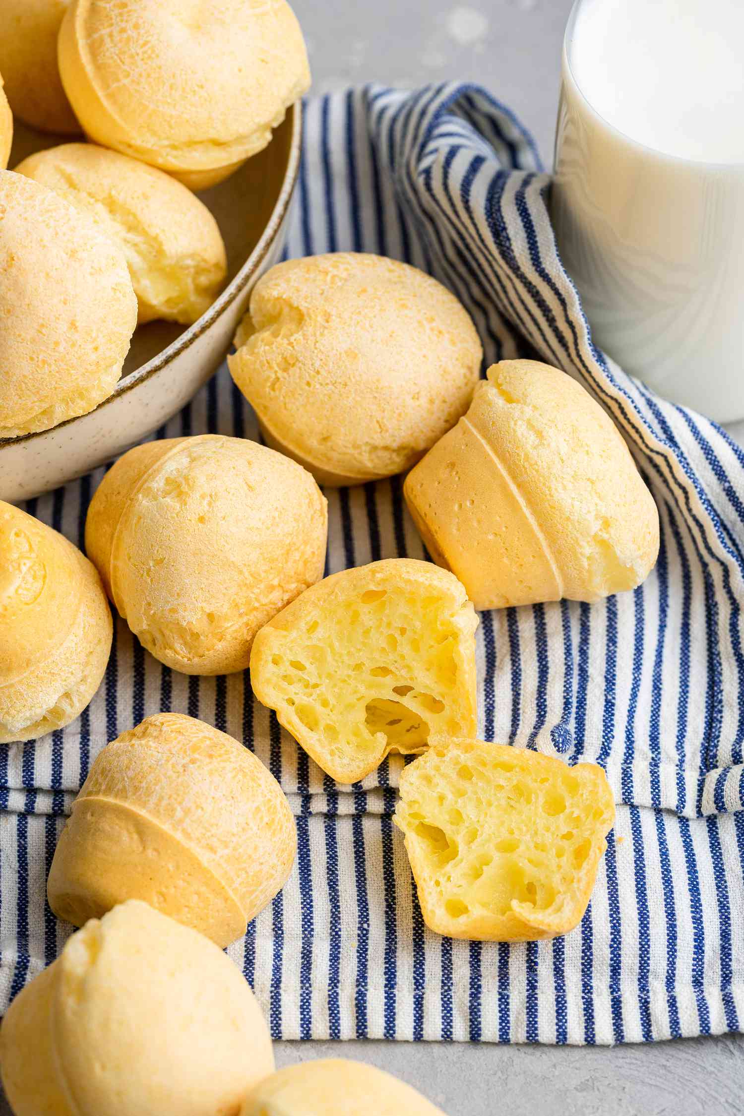 Pão de Queijo (Brazilian Cheese Bread)