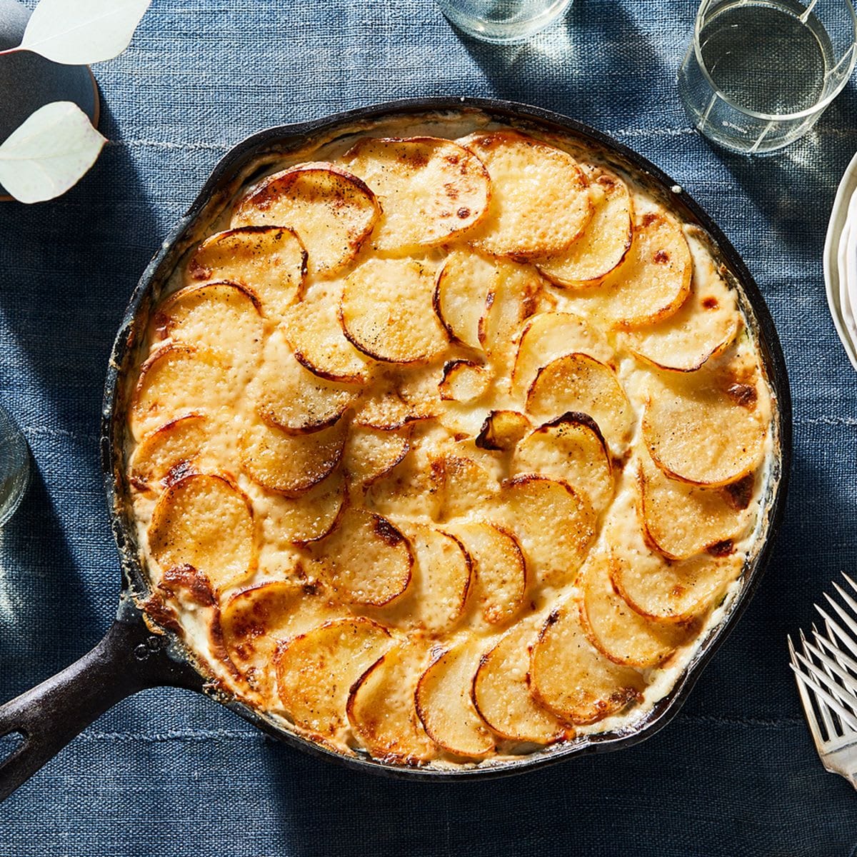 Cast-Iron Potatoes au Gratin