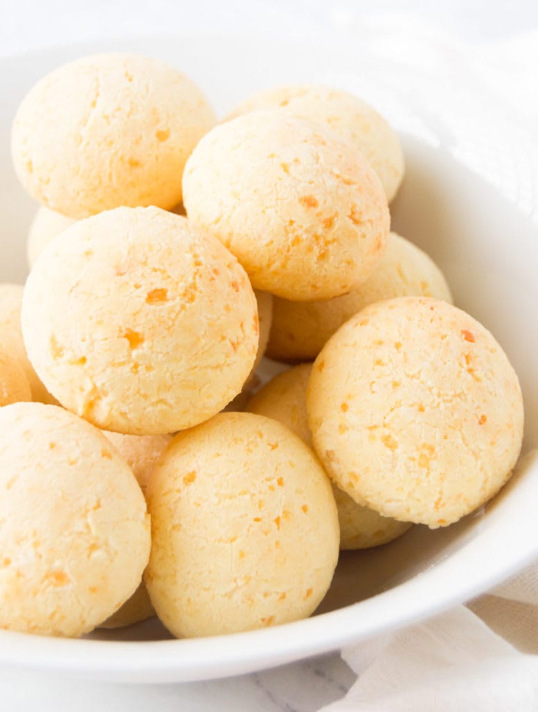 Pão de Queijo (Brazilian Cheese Bread)
