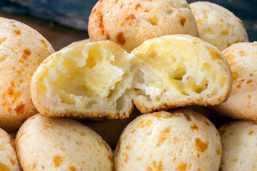 Pão de Queijo (Brazilian Cheese Bread)