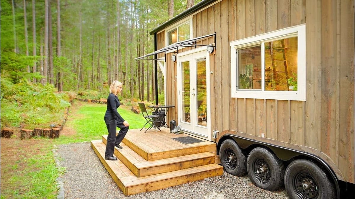 Amber’s 34-Foot Forest Tiny House Feels Bigger Than It Should