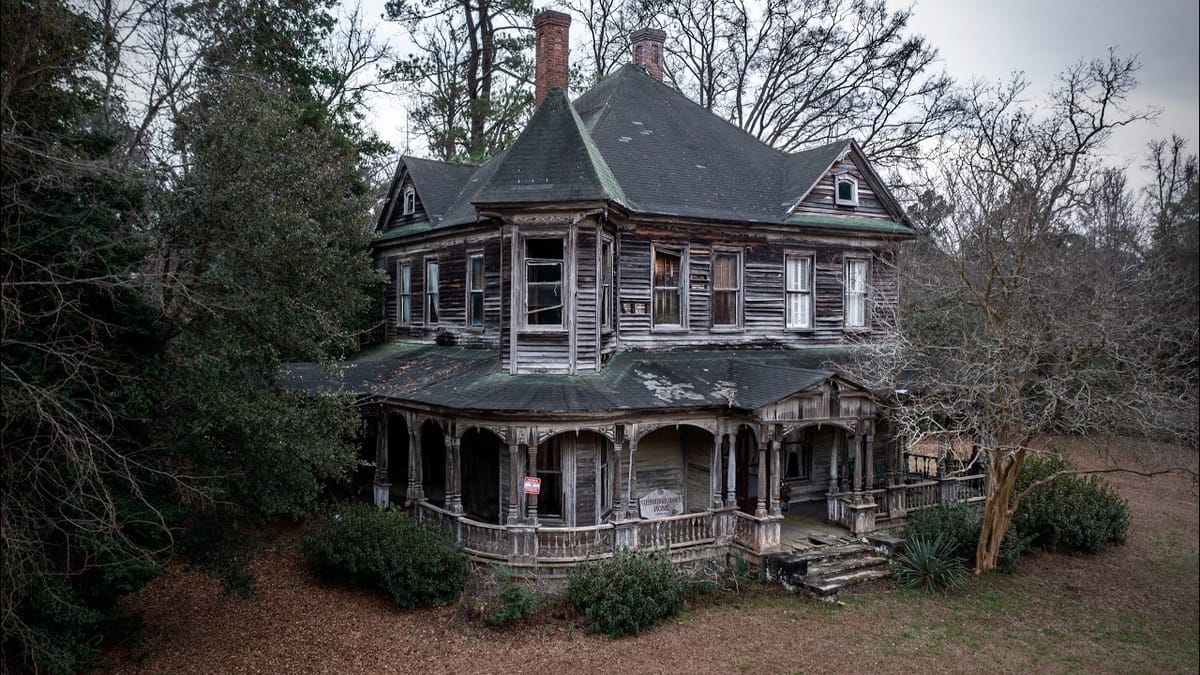 Abandoned Victorian Mansion of Missing Family
