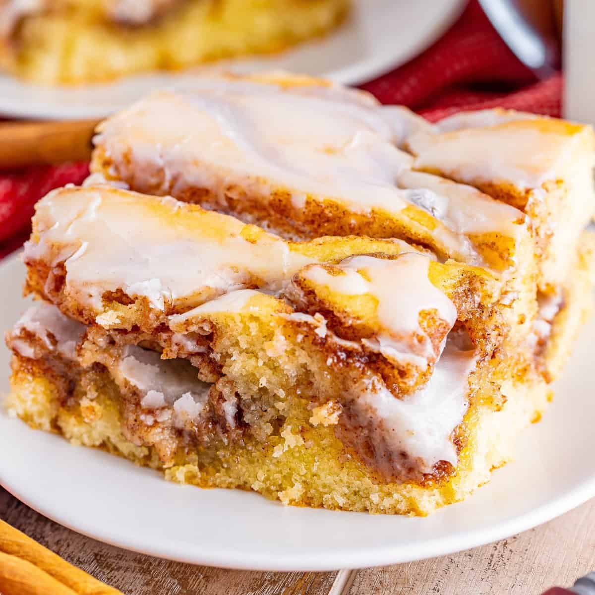 Homemade Cinnamon Roll Cake Recipe