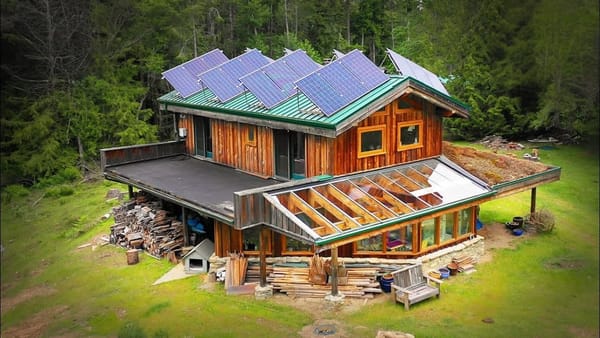 She Built a Hybrid Off‑Grid Home From Dirt, Straw, and Salvage